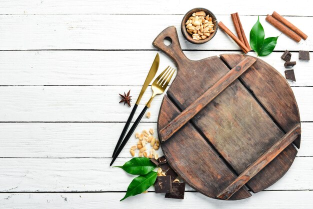 tava cu preparate gastronomice